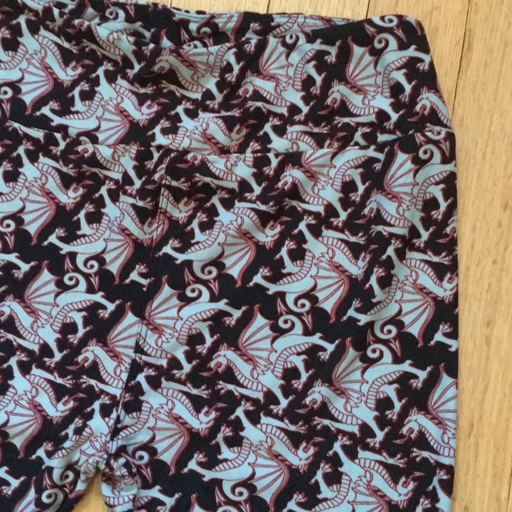 LulaRoe OS dragon leggings